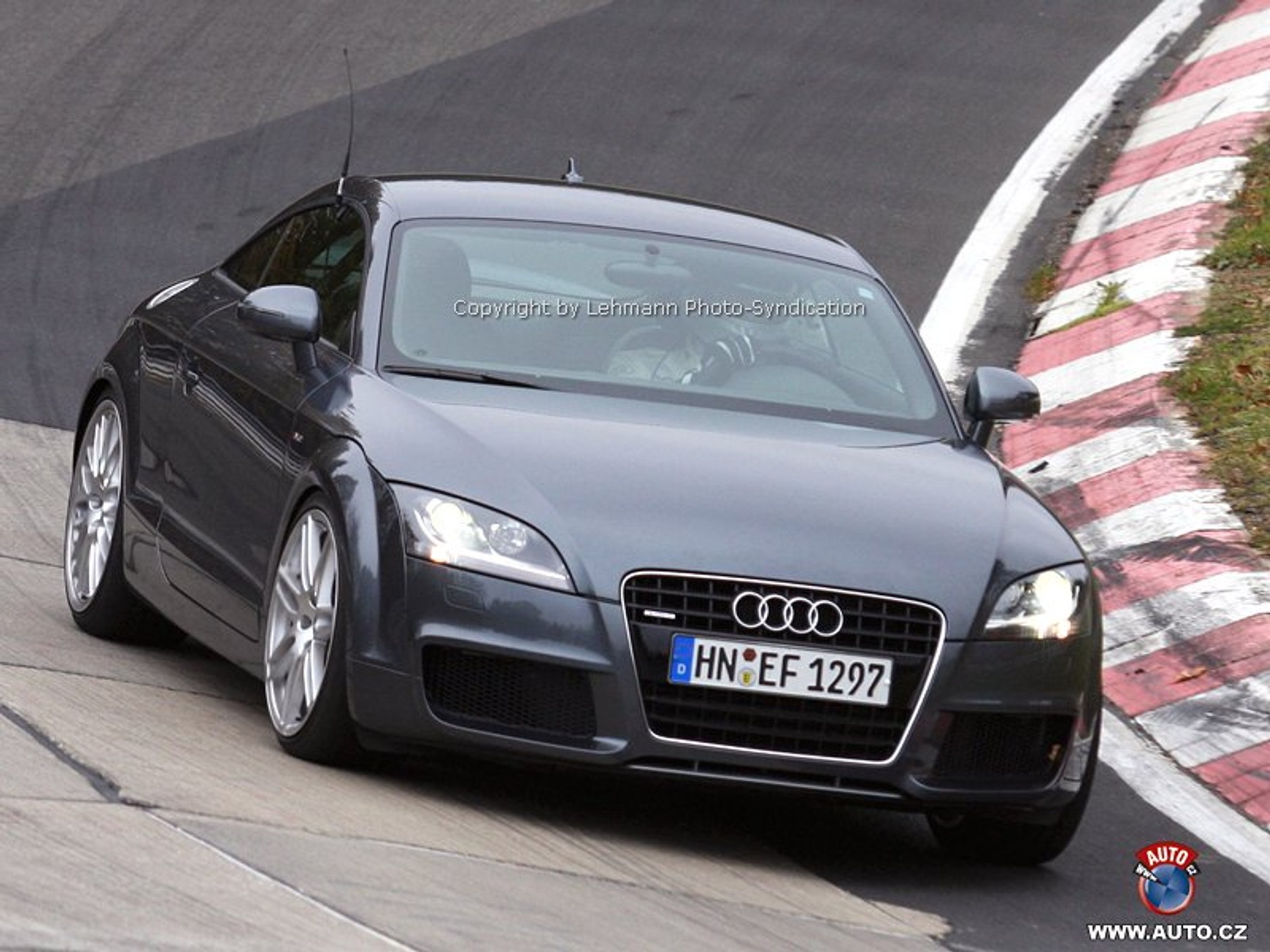 Zdjęcia szpiegowskie: Audi TT RS bez maskowania krążące po torze