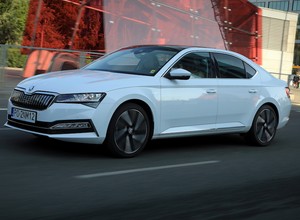 Skoda Superb iV – na benzynie i na prądzie