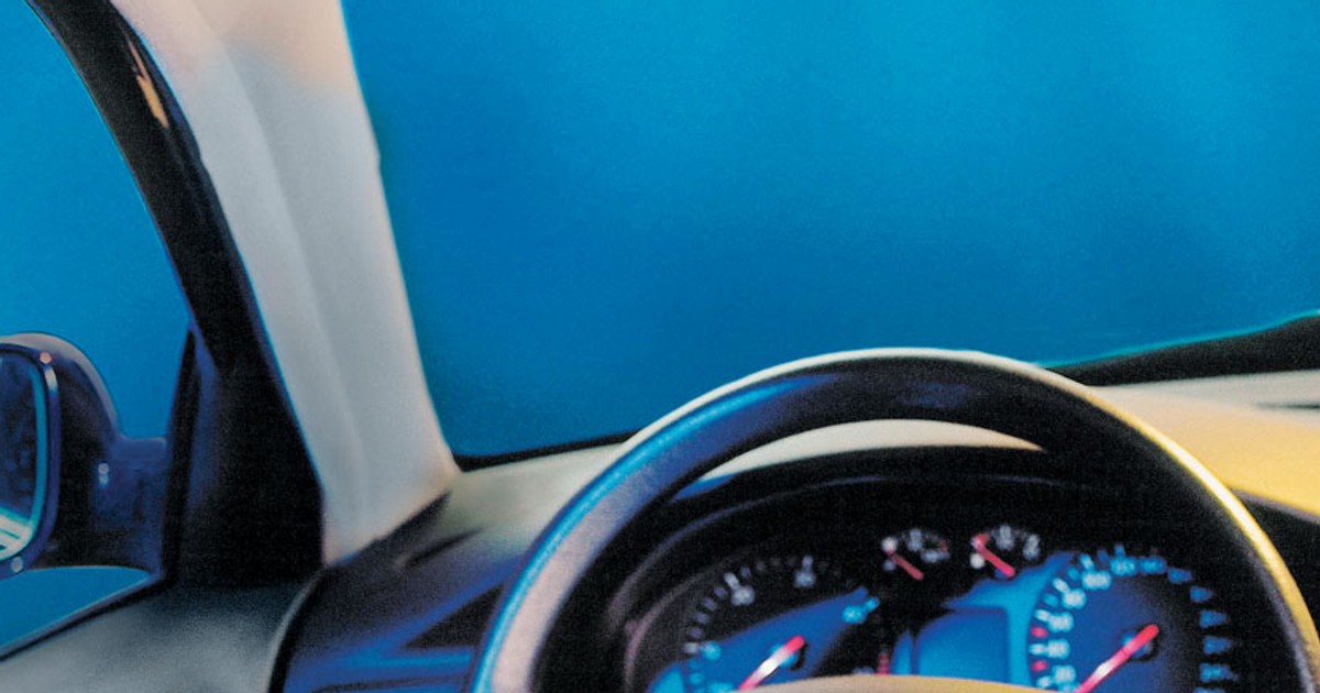 Ratunku! Auto pod wodą