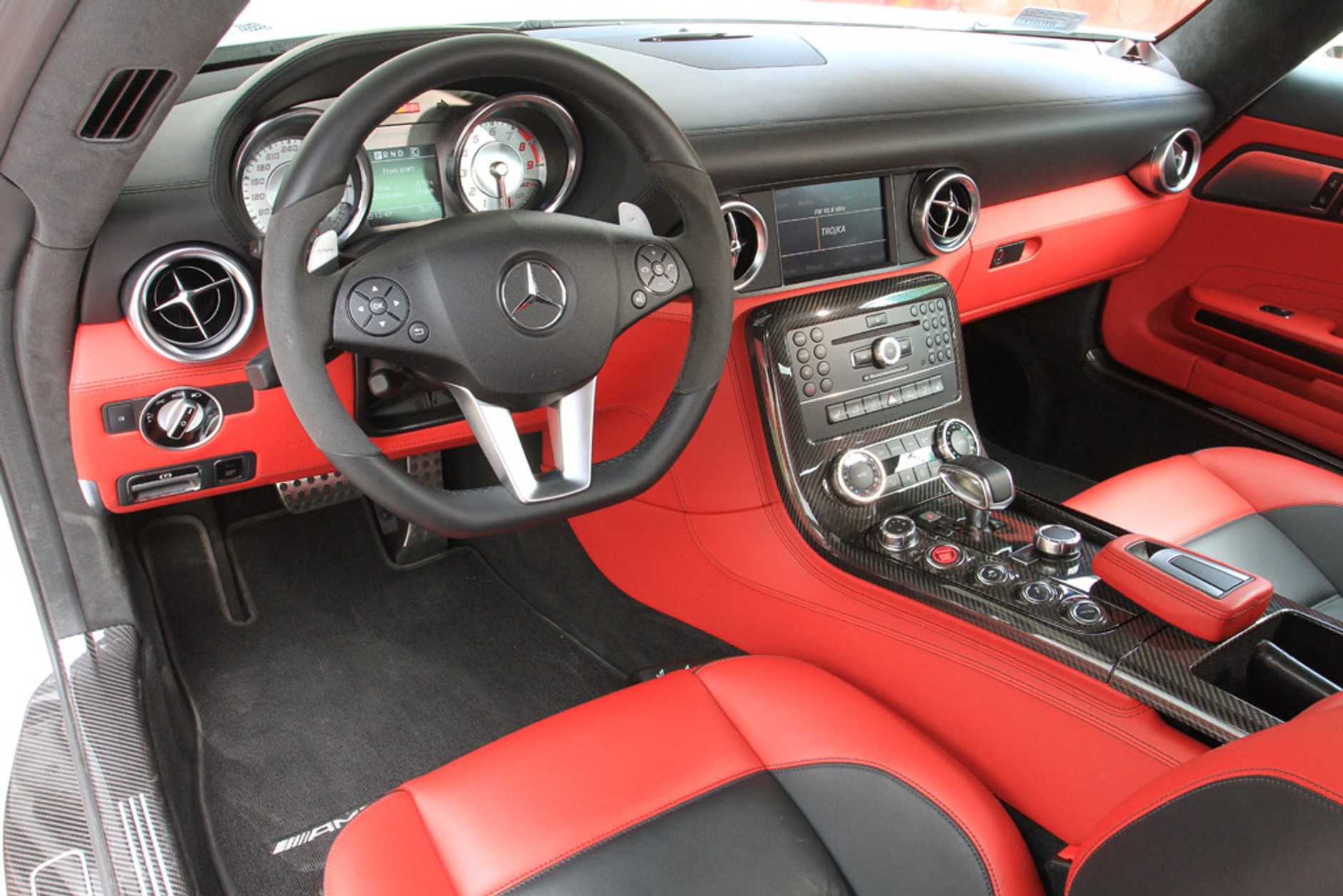 Mercedes SLS AMG Roadster: działa jak narkotyk