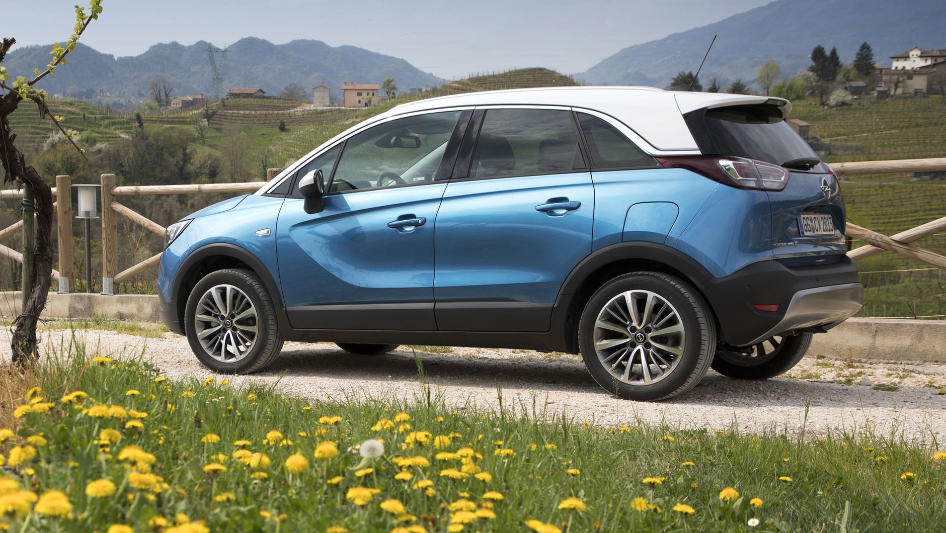 Opel Crossland X 1.2 – wypełnia cenną niszę