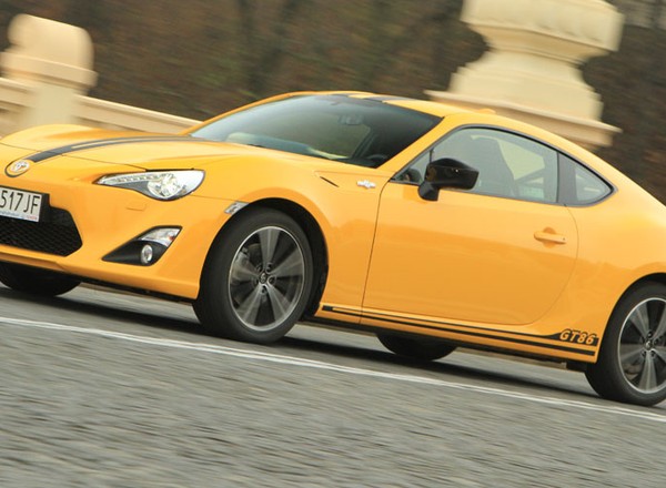 Test Toyoty GT86 - Pasy zamiast tuningu