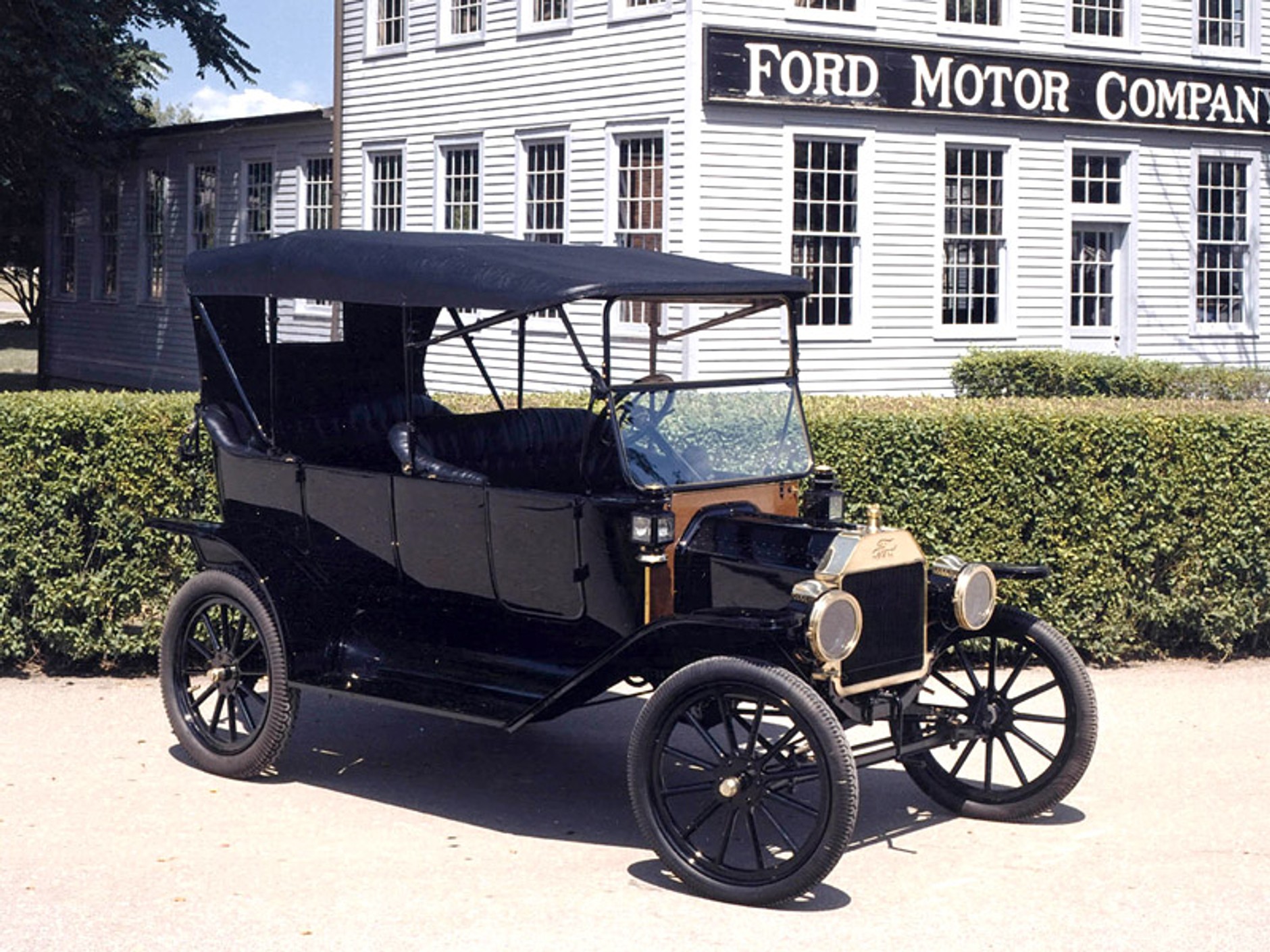 Ford w Goodwood: 40 lat modelu Escort i 100 lat Tin Lizzy