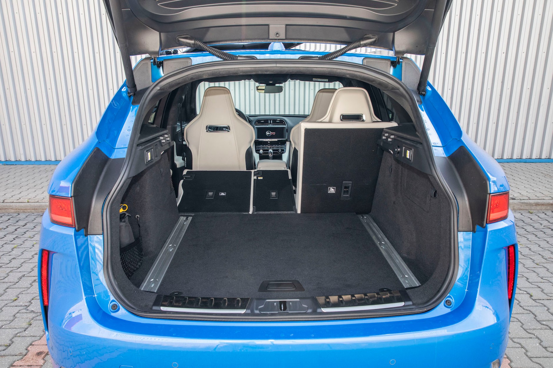 Jaguar F-Pace SVR