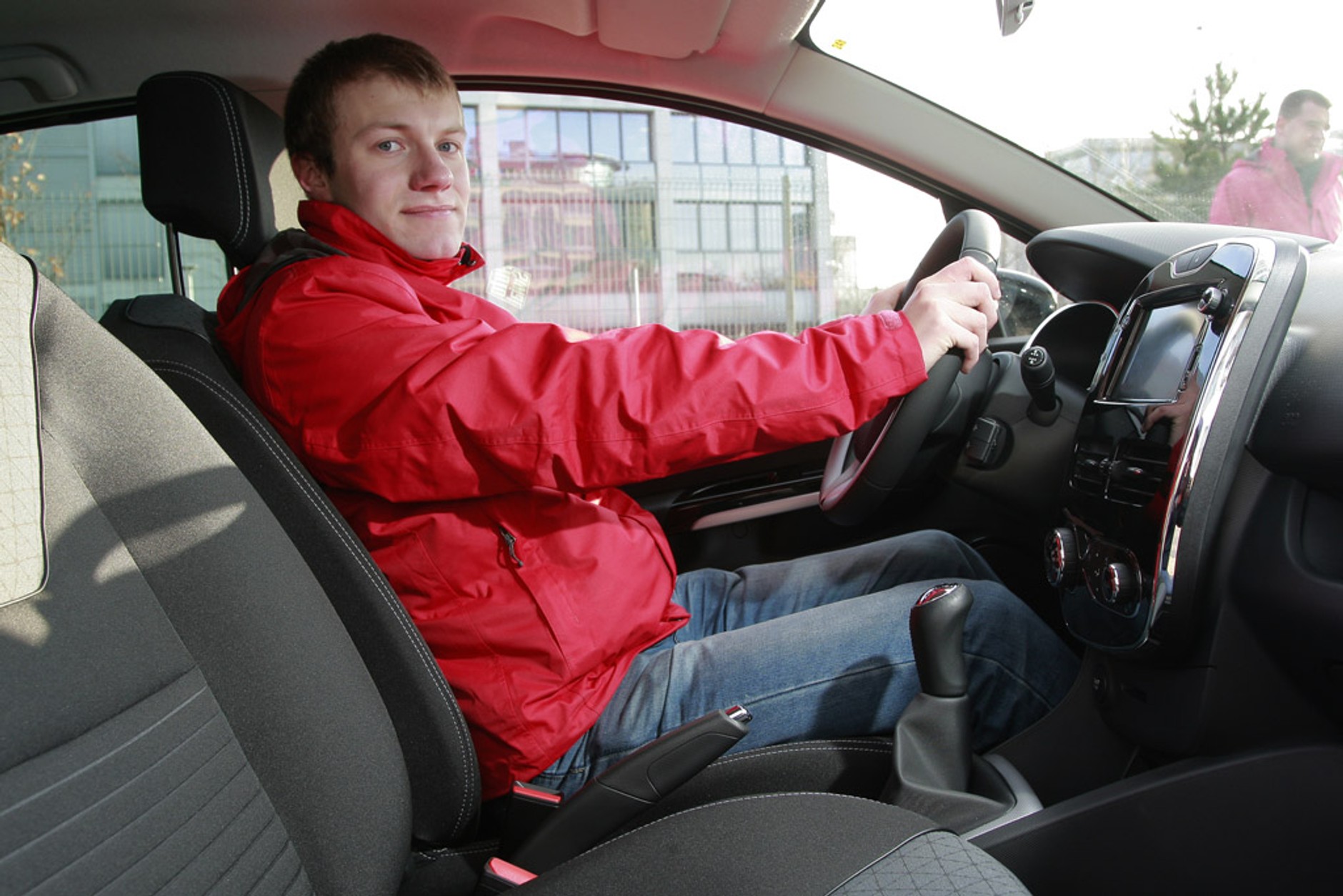 Auto Świat Test Team: czytelnicy testują Peugeota 208 i Renault Clio