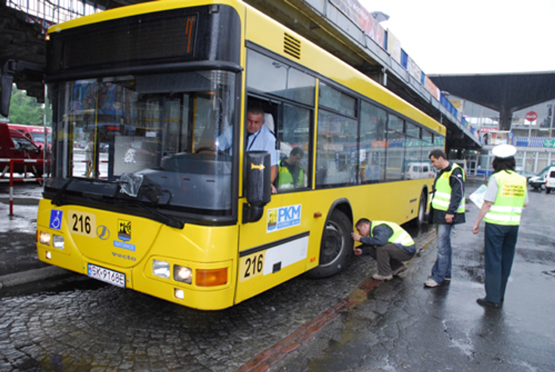 Duży może więcej?