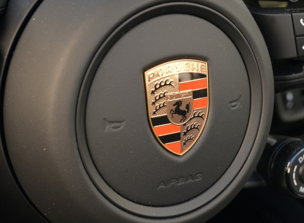 Zmiana strategii w Porsche. Powrót do silników spalinowych zamiast rozwoju aut elektrycznych