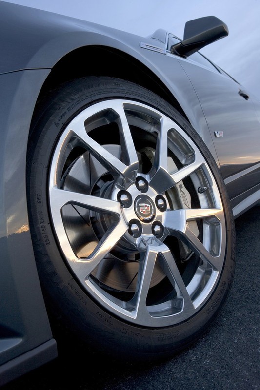 Detroit 2008: Cadillac CTS-V - supersedan po amerykańsku