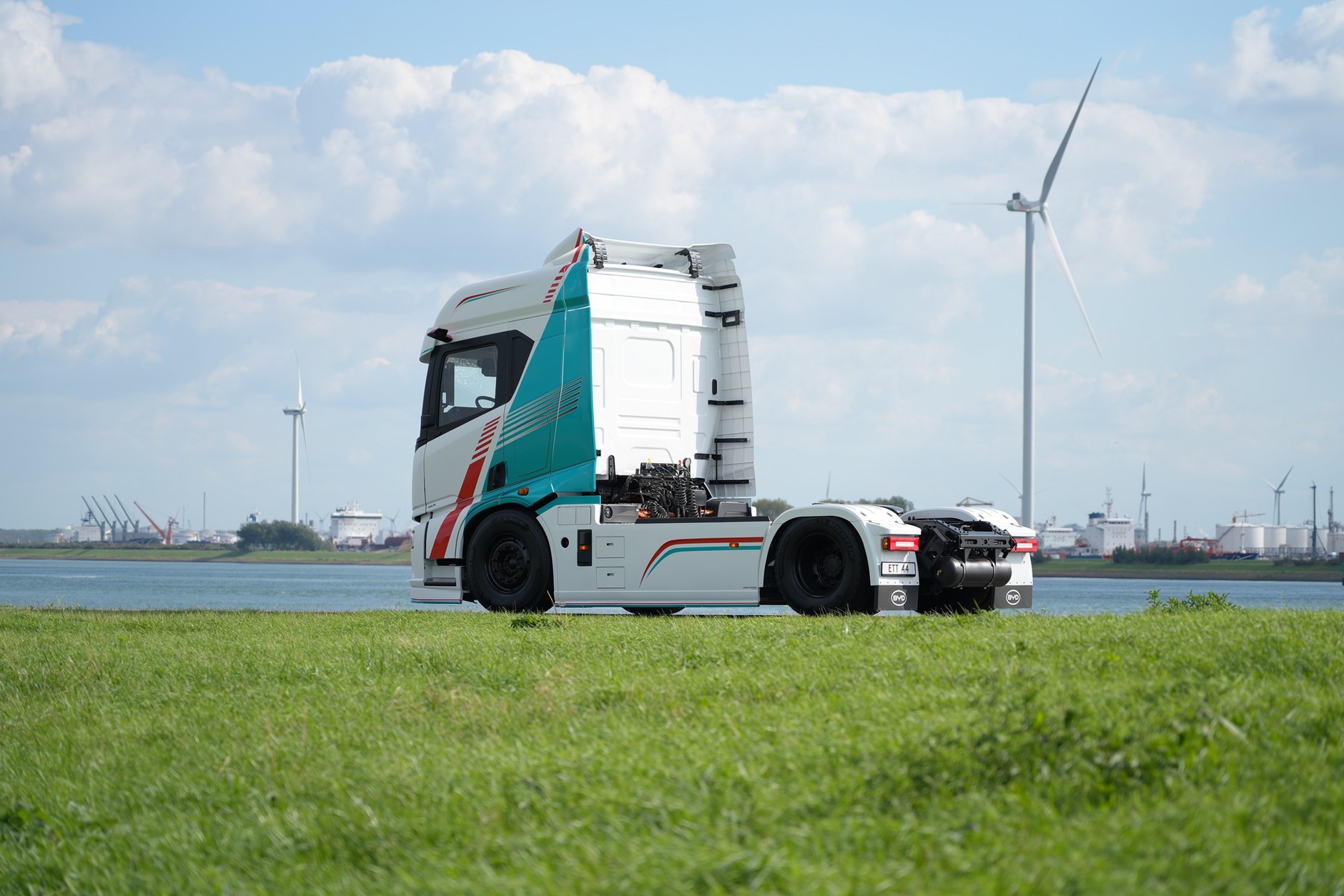 Ciężarówka BYD nie wygląda tak spektakularnie jak Tesla Semi