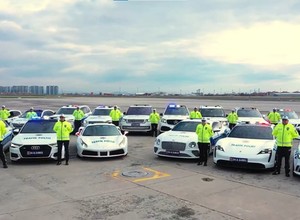 Wyjątkowe radiowozy tureckiej policji. Zyskała je od handlarza narkotyków