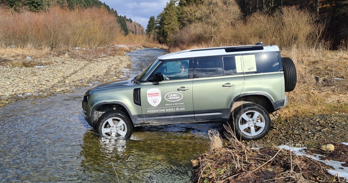 Land Rover Defender 110
