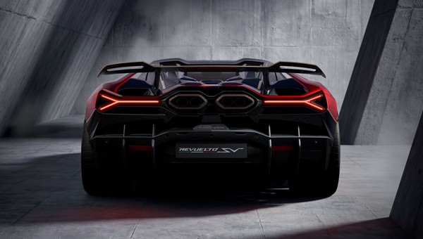 Lamborghini Revuelto SV