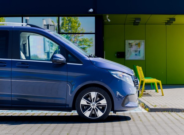 Jest jak Klasa S, a kosztuje jej ułamek. To wyjątkowo luksusowe auto. Robi świetne wrażenie