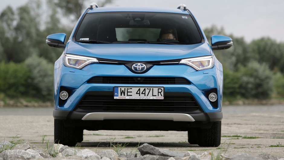 Toyota RAV4 IV