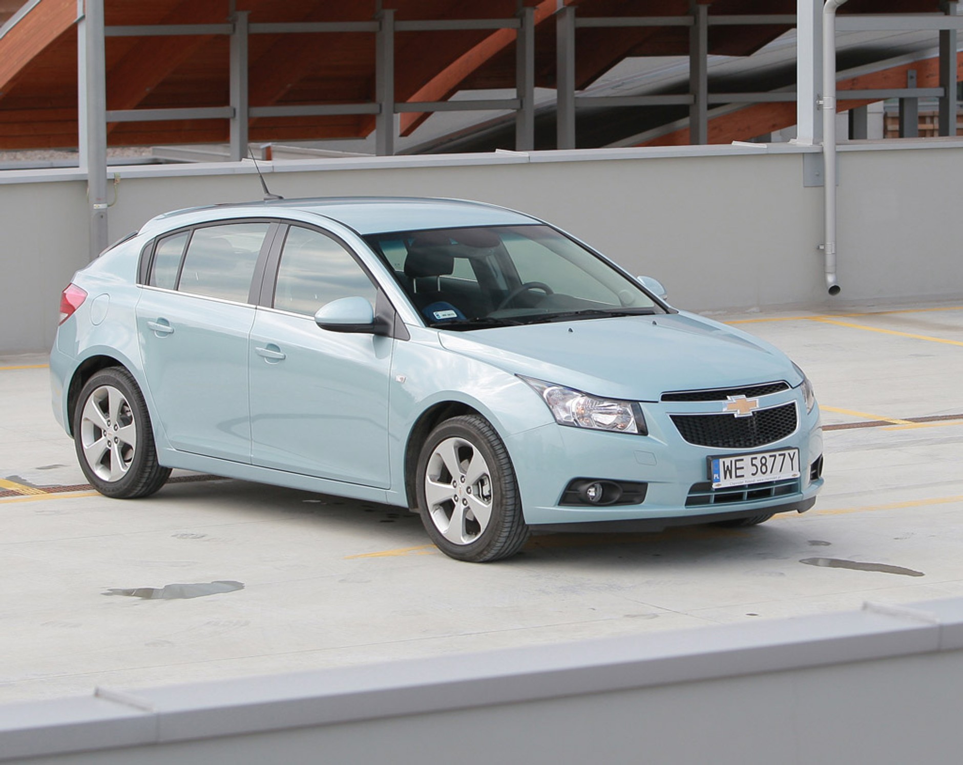Cruze hatchback: czy Chevrolet pokona Volkswagena Golfa