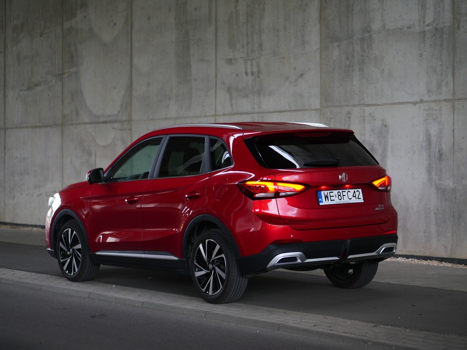 MG ZS Hybrid +