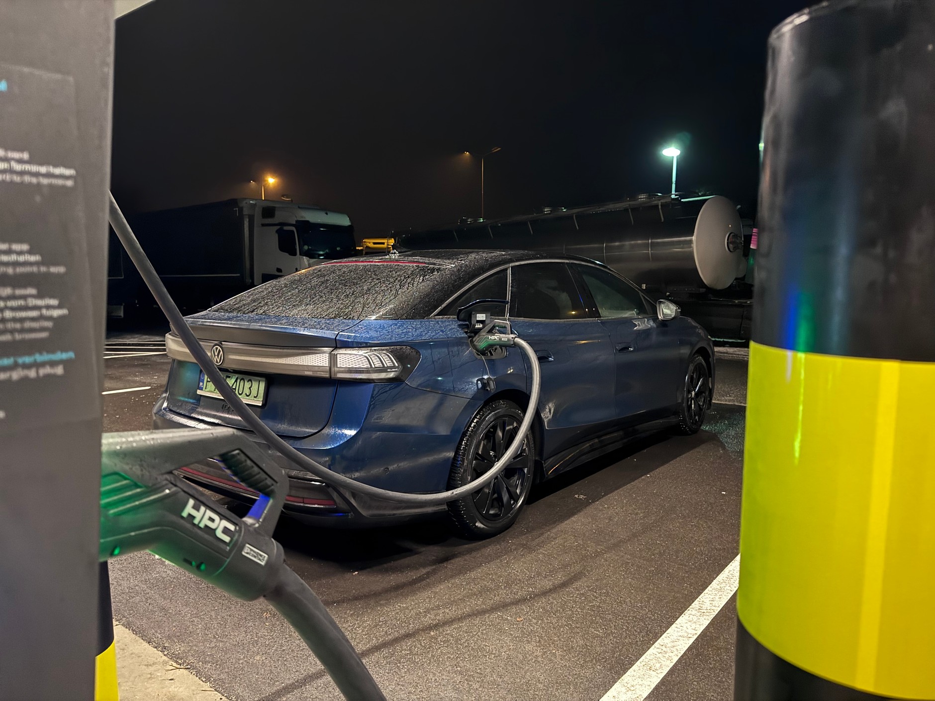 Każde ładowanie samochody elektrycznego powoduje minimalne obniżenie SoH akumulatora trakcyjnego