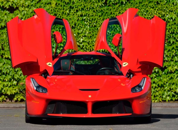 20 skandalicznie drogich klasyków sprzedanych podczas Monterey Car Week