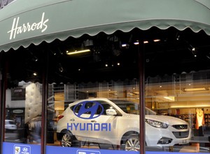 Hyundai sprzedaje już w londyńskim Harrodsie