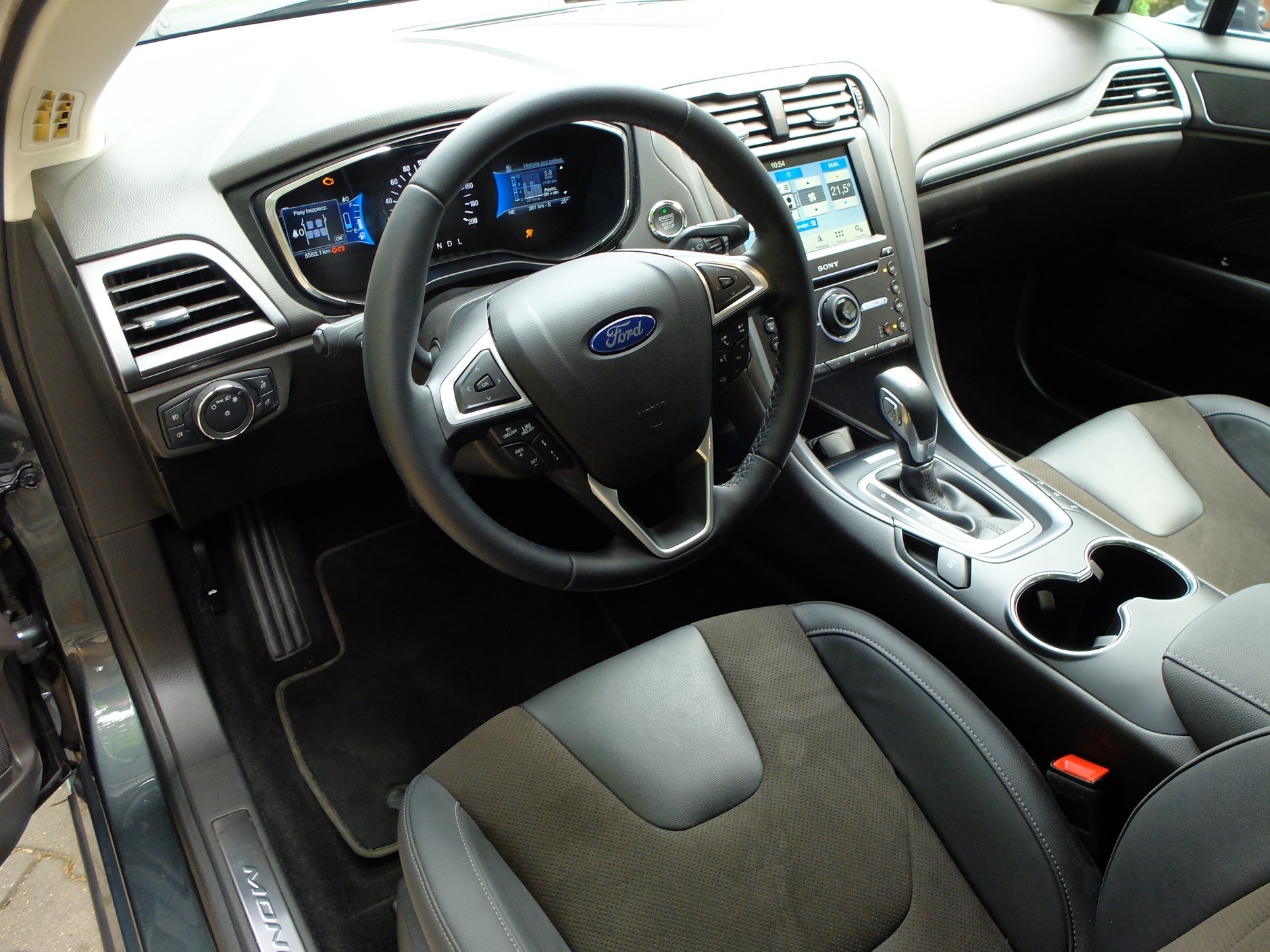 Ford Mondeo Hybrid