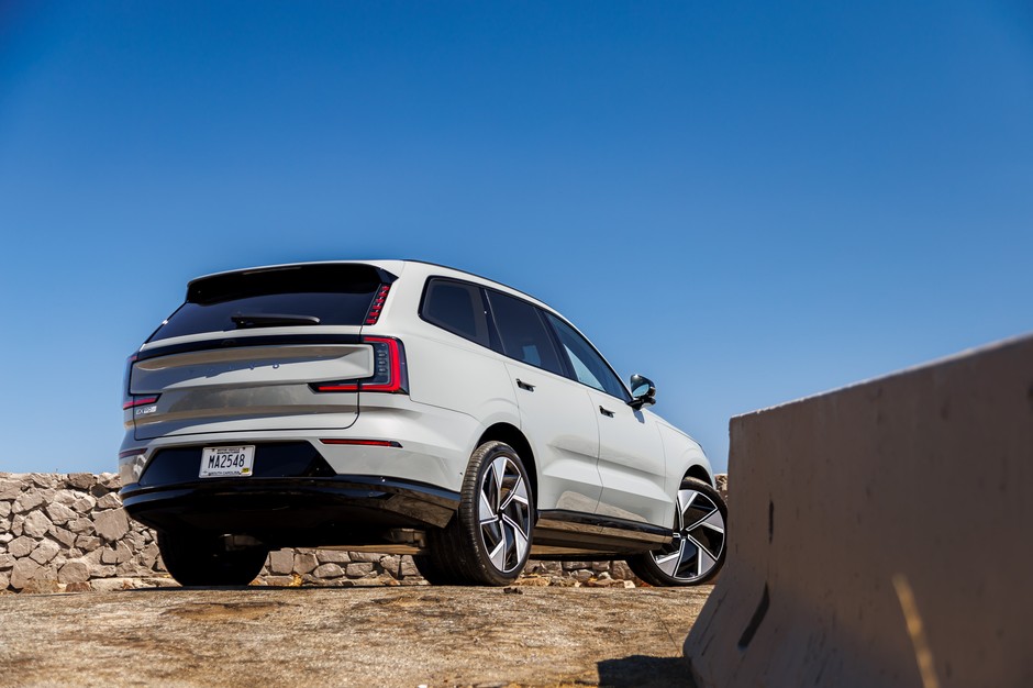 Volvo EX90