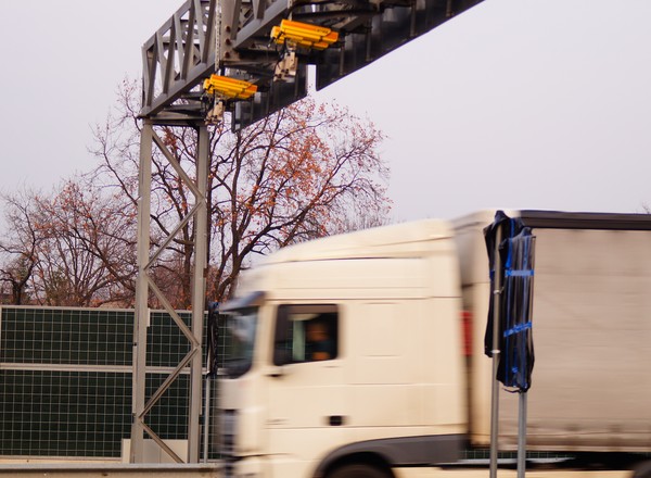 Koniec z deptaniem gazu na autostradach w Polsce. Będzie dużo więcej pomiarów
