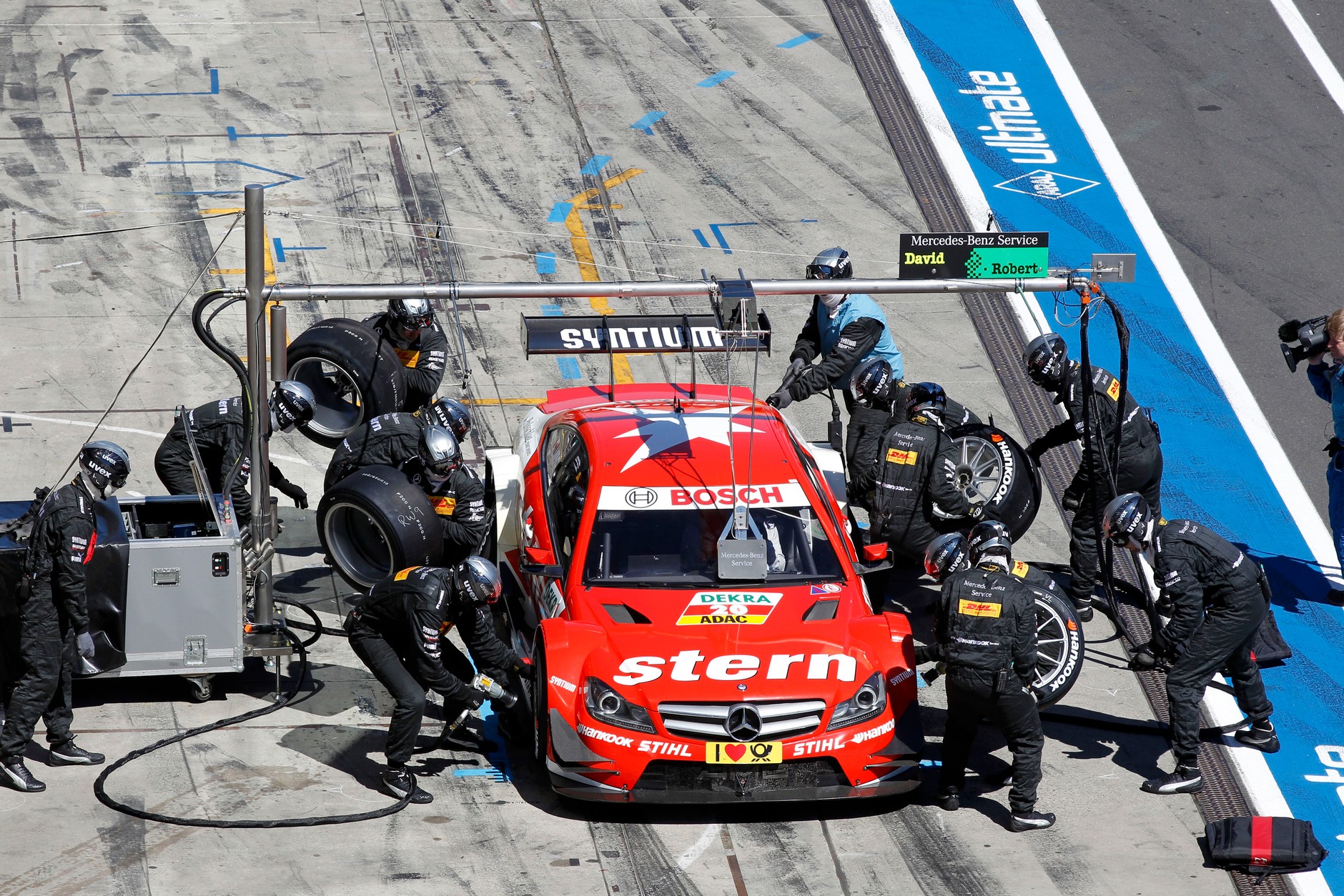 BMW drugi raz zwycięża w DTM