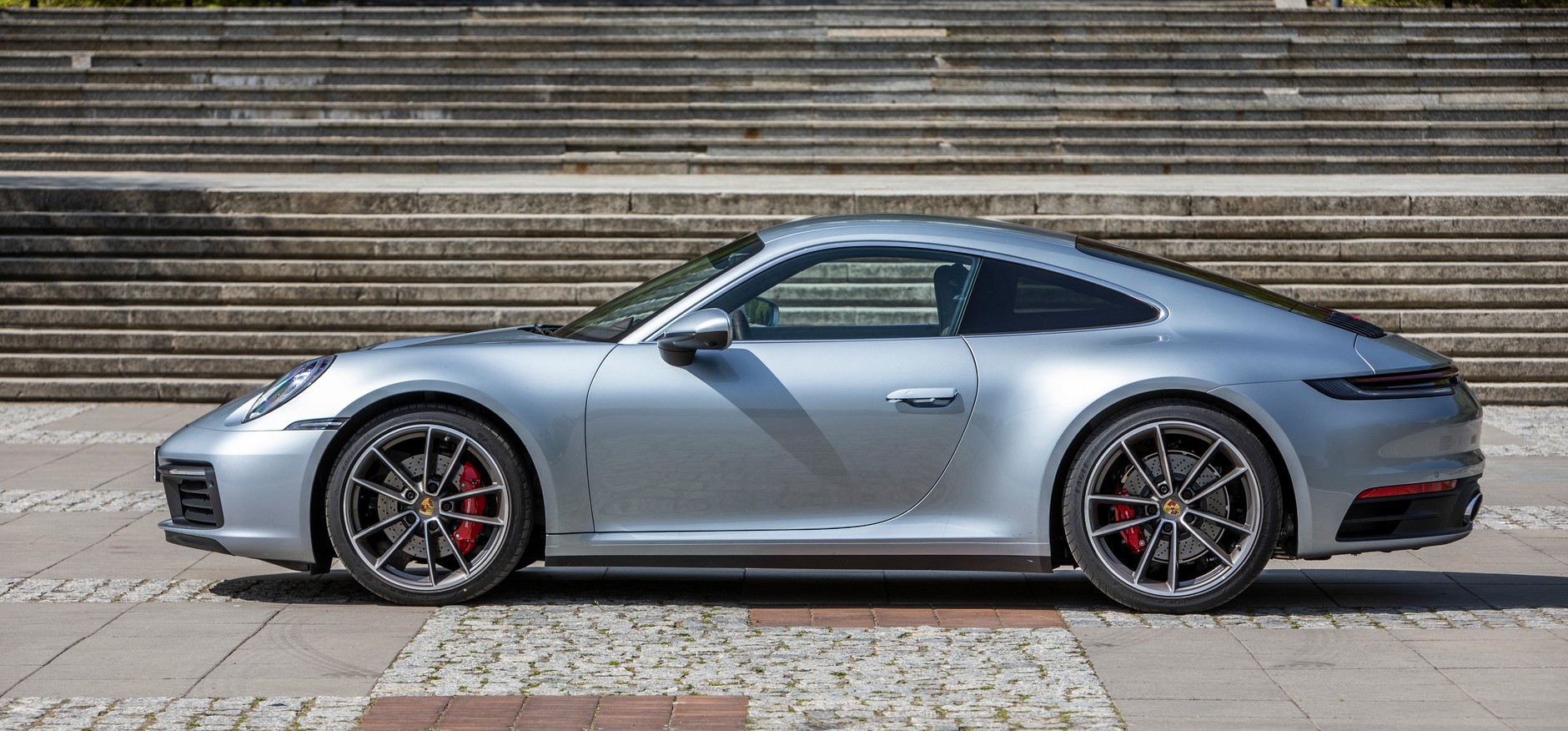 Porsche 911 Carrera 4s kosztuje