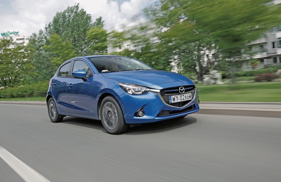 MAZDA 2 (III)