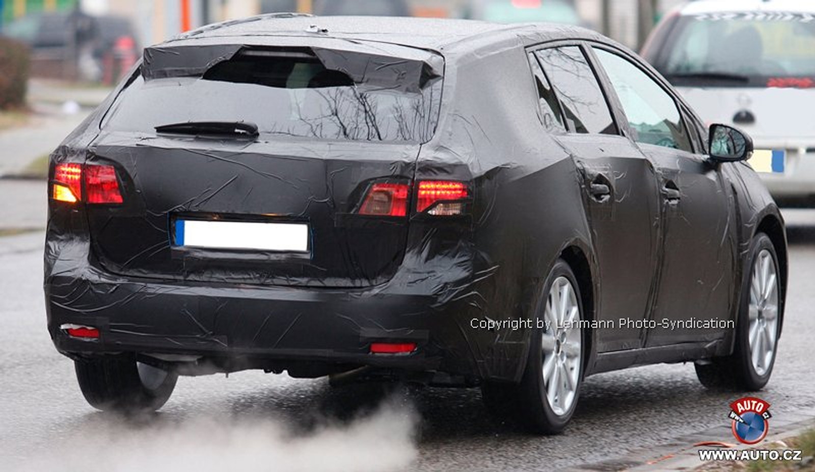 Zdjęcia szpiegowskie: Toyota Avensis Combi i Sedan