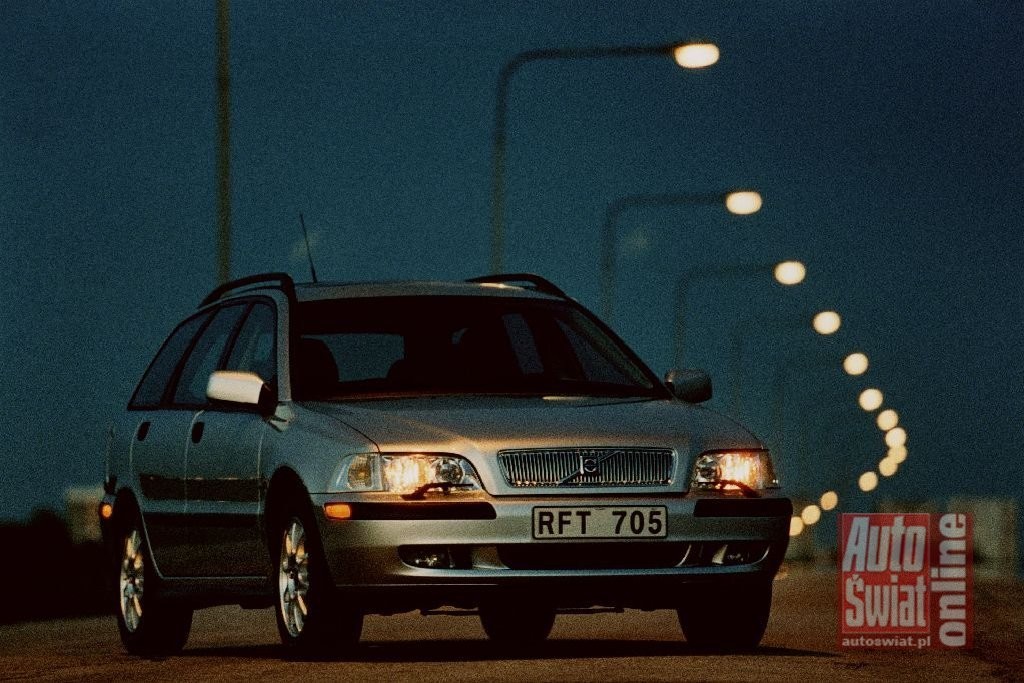 Volvo V40 - pierwsza generacja