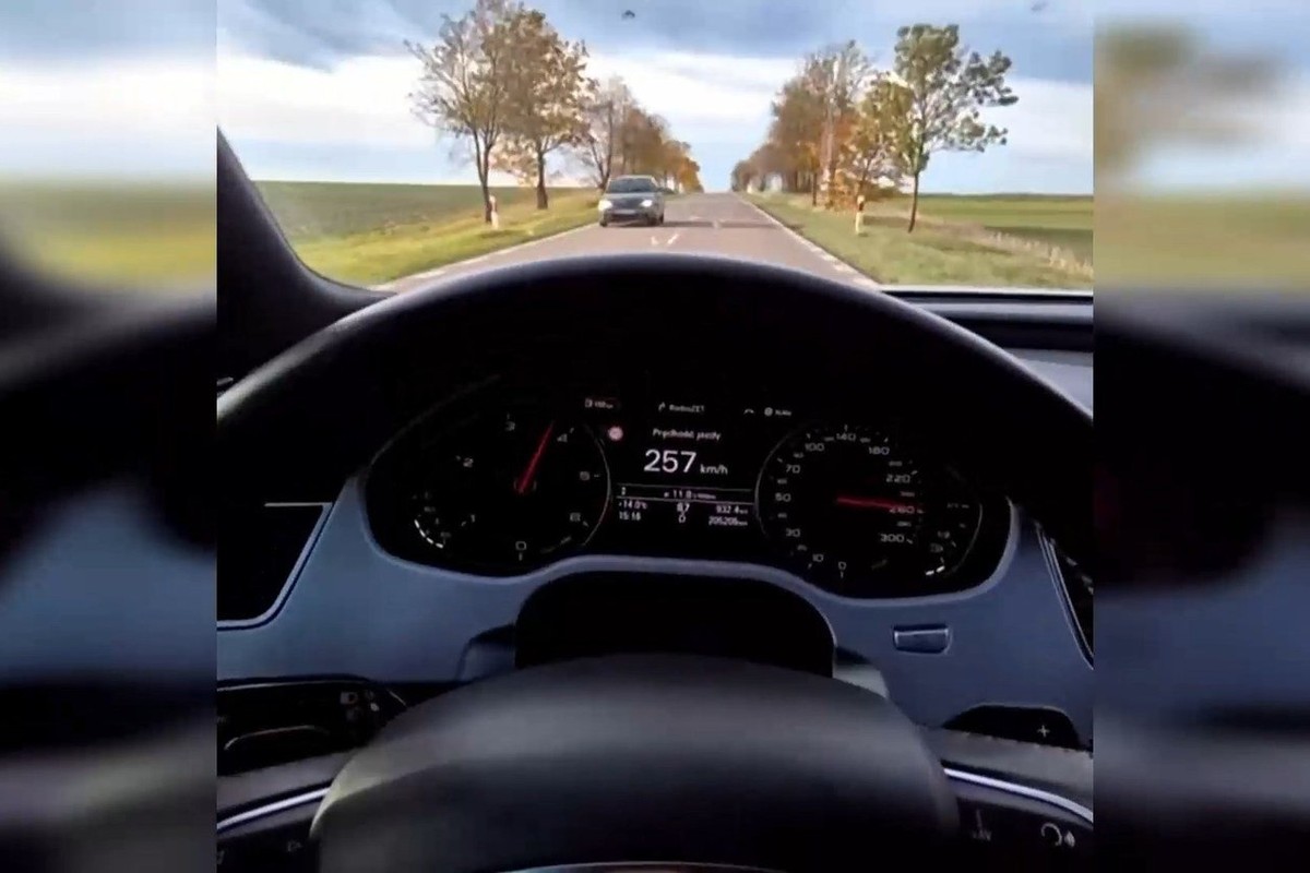 Jechał drogą wojewódzką z prędkością 257 km na godz. i nagrywał. Filmik udostępniono policji