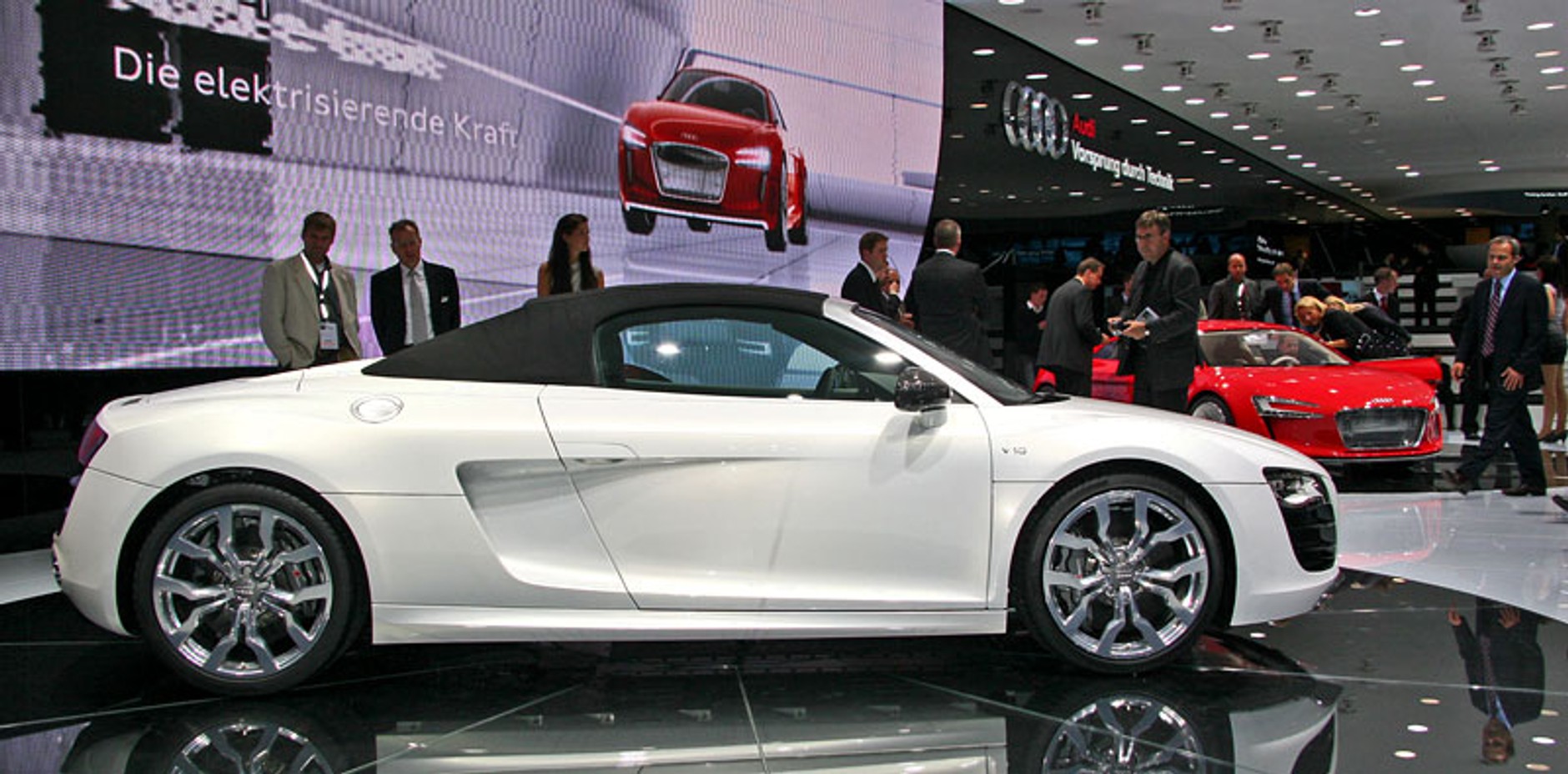 Audi R8 Spyder: V10 quattro inaczej