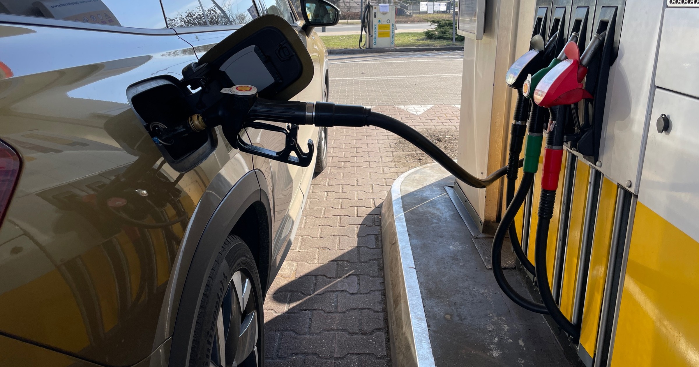 Tankowanie samochodu