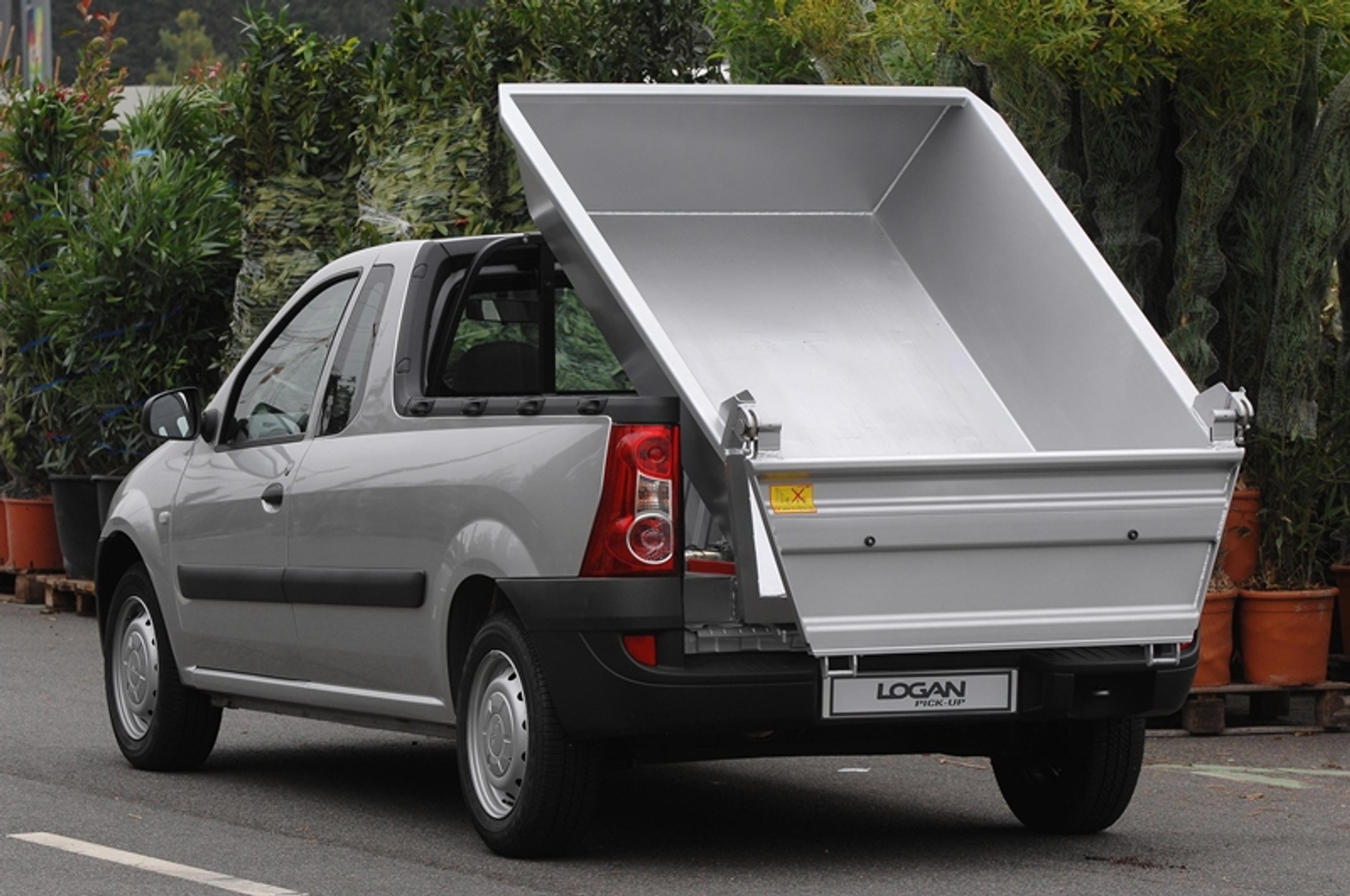 Dacia Logan - założę się, że takich wersji nie widzieliście