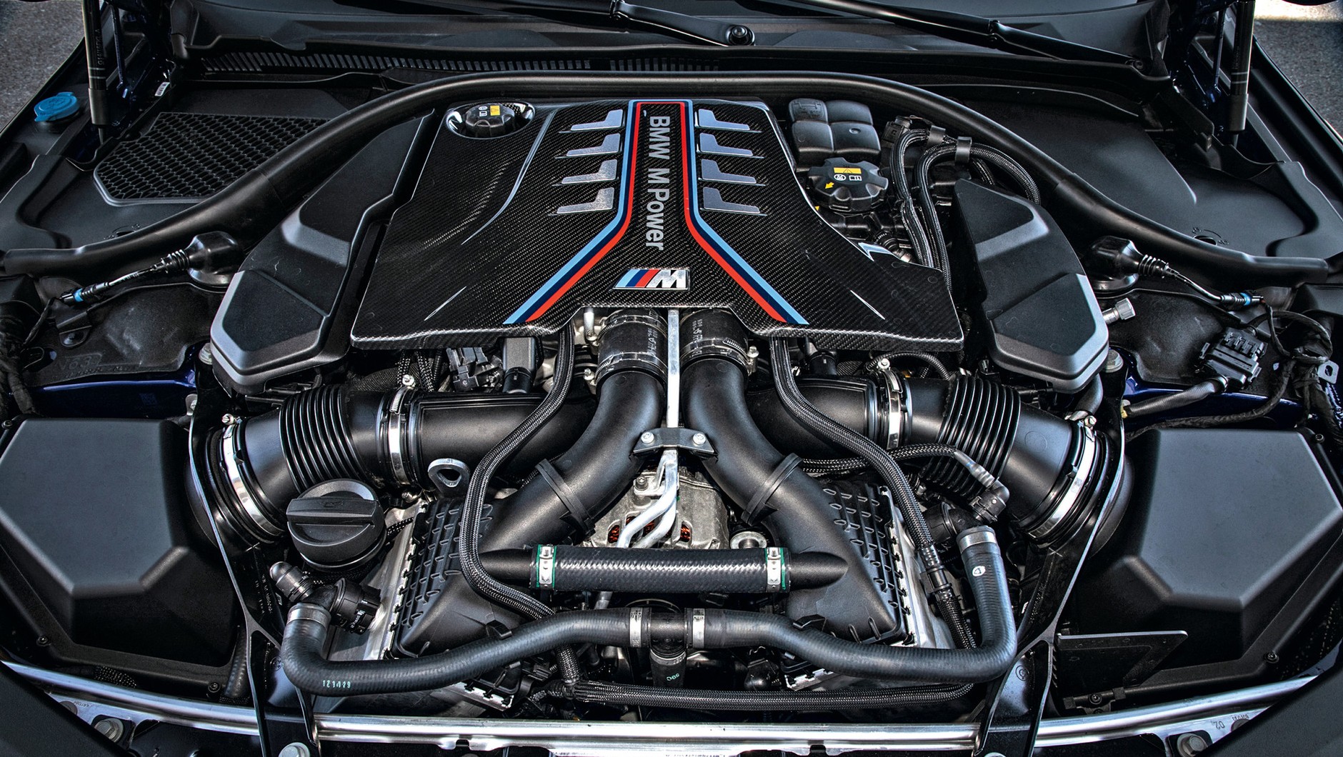 BMW M8 GranCoupe - silnik (jeszcze) spalinowy