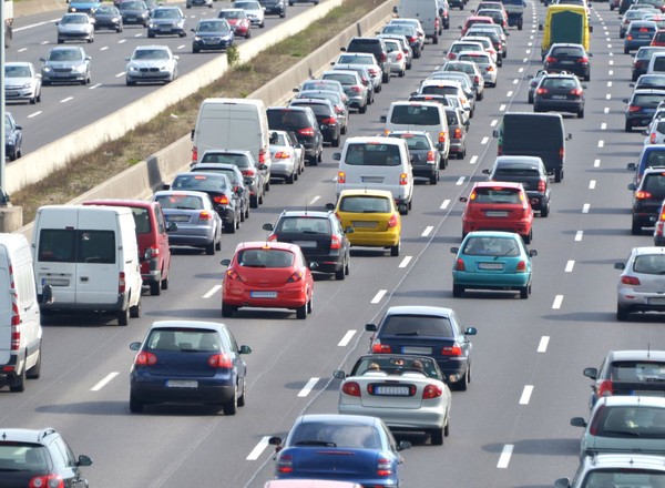 Wielu kierowców wciąż nie zna tej zasady. A za to grozi mandat i punkty karne