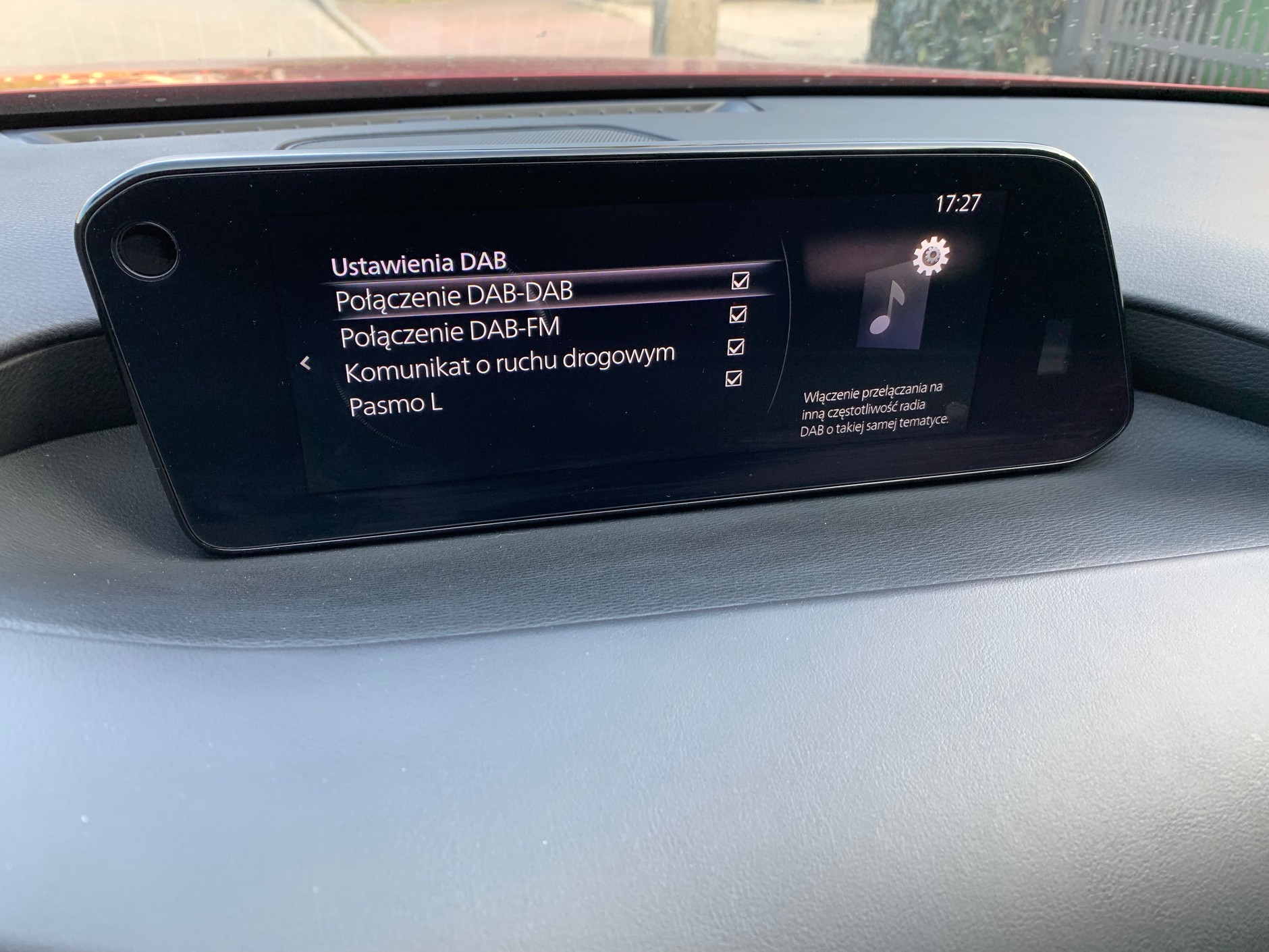 Mazda 3 z systemem MZD Connect i nagłośnieniem Bose
