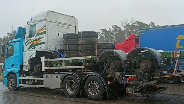 Inspektorzy ITD od razu go zatrzymali. Ten transport był widoczny z daleka