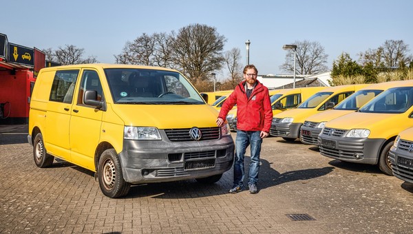 Możesz tanio kupić Volkswagena Busa, ale... będzie żółty. Czy to okazja?