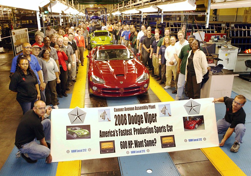 Dodge Viper SRT10: model 2008 już w produkcji (wideo)