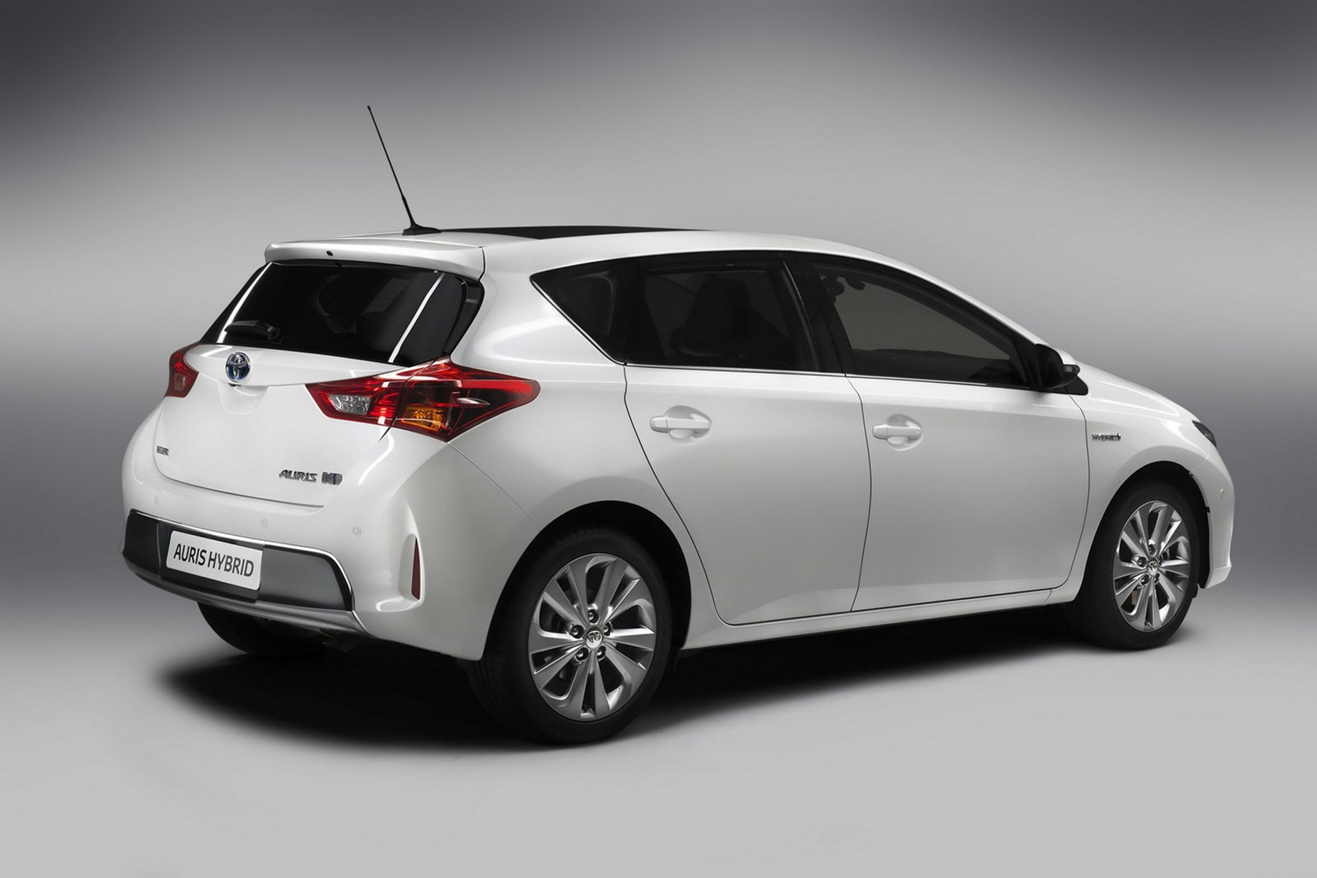 Nowa hybrydowa Toyota Auris na Paris Moto Show