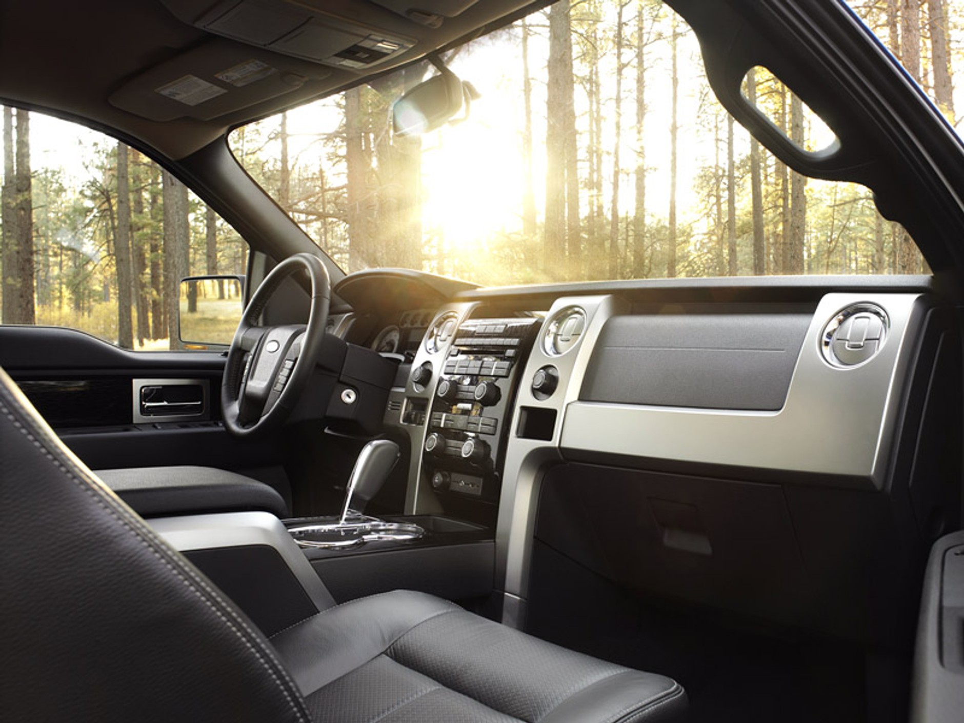 Ford F-150: legendarny pickup z nową twarzą (+ wideo)