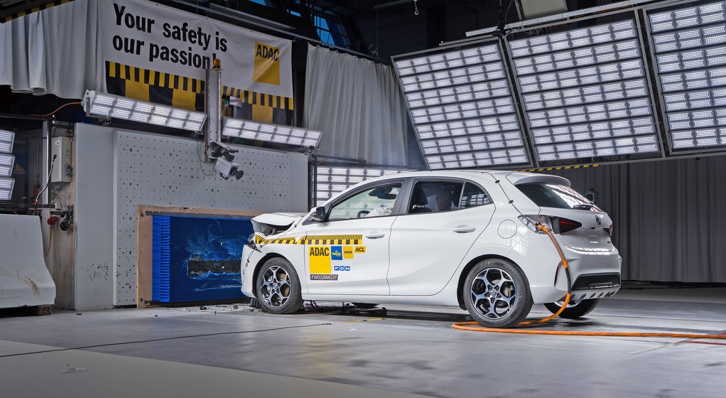 MG3 otrzymało bardzo dobre noty podczas testów zderzeniowych. Test ADAC wykazał, że przy nowych warunkach wyniki byłyby gorsze