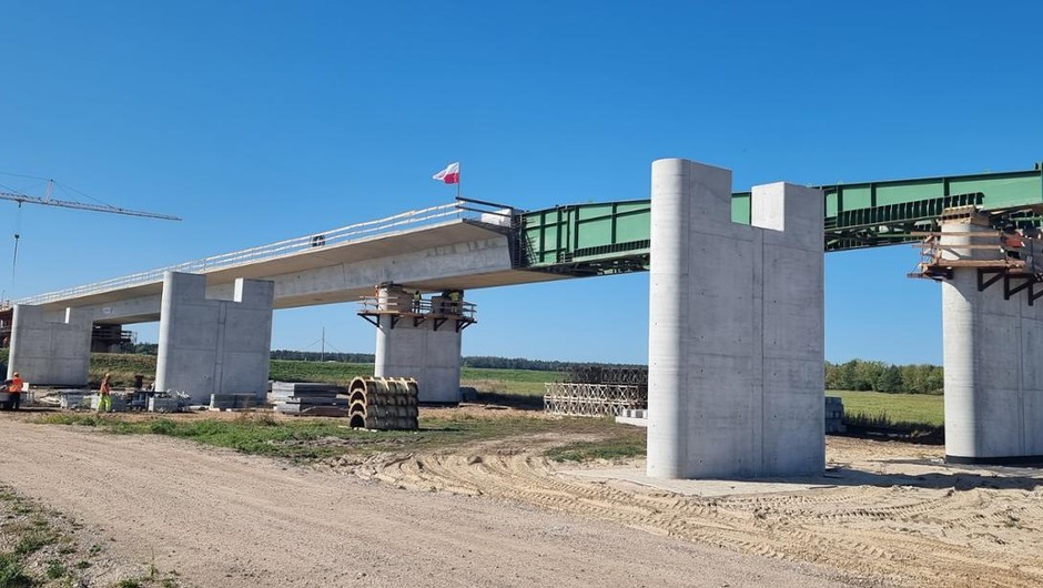 Budowa mostu i estakad nad doliną Narwi