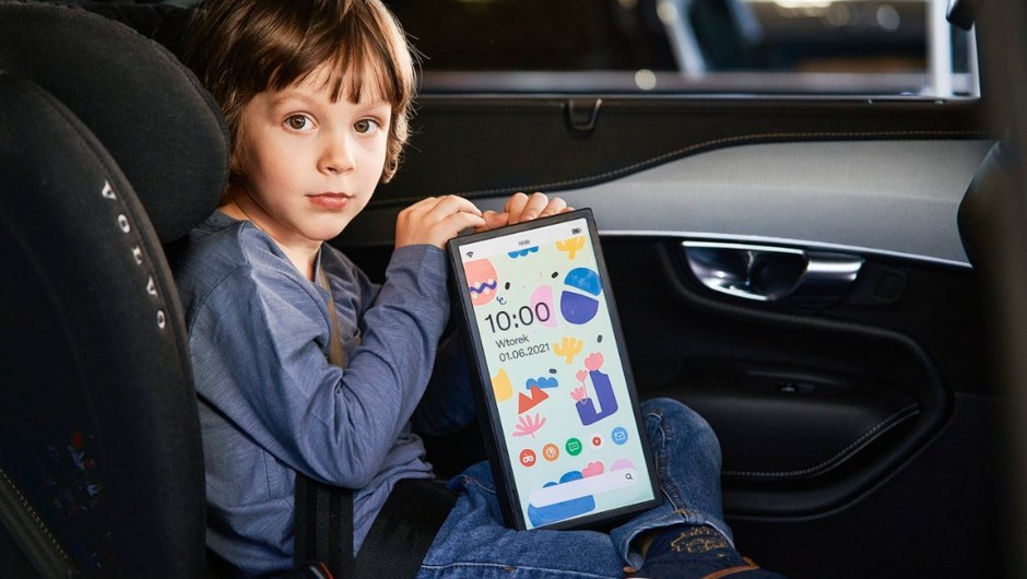 Tablet podczas stłuczki waży tyle co cegła