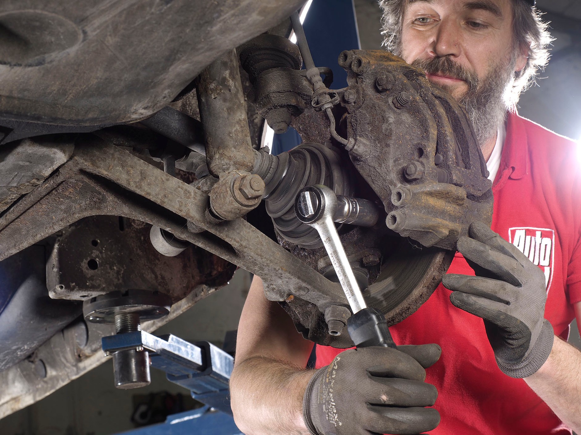 Regeneracja zacisków hamulcowych krok po kroku - zobacz jak to zrobić