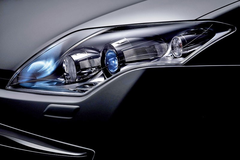 Nowy Renault Laguna – zaskakujący design (pierwsze zdjęcia)
