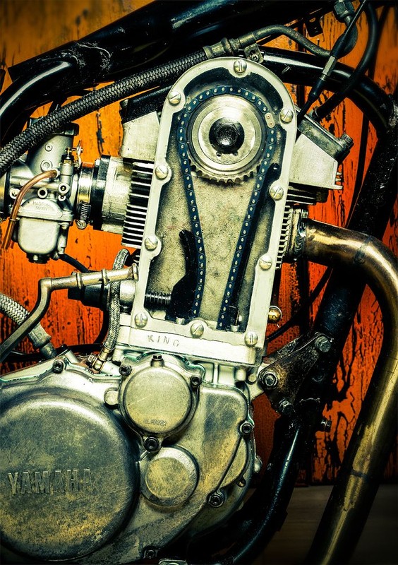 Kingston Yamaha SR500 z fragmentem silnika od Porsche 911 Turbo z generacji 930