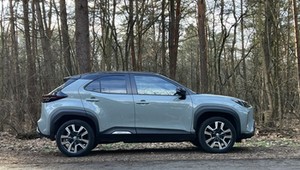 Toyota Yaris Cross z 2025 r. ma nowe ceny. Kolejne rabaty